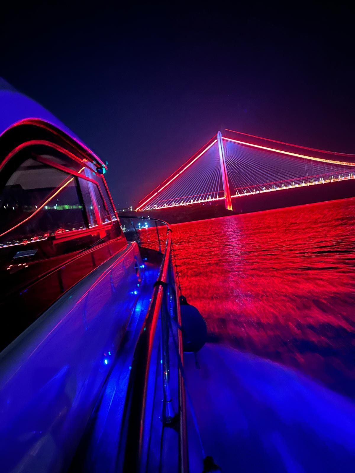 Gece Yavuz Sultan Selim Köprüsü altında yat turu