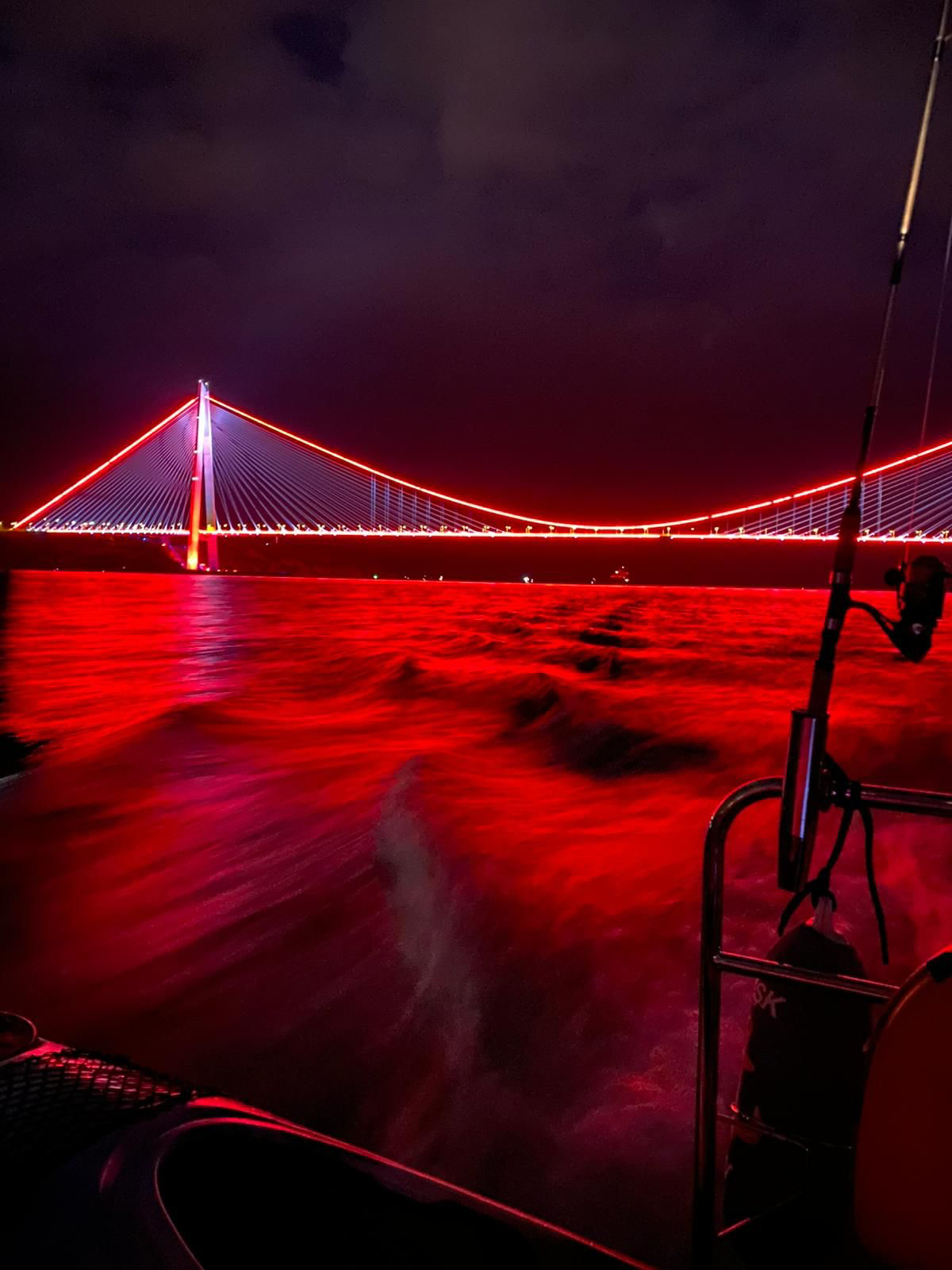 Gece Boğaz'da köprü manzaralı yat turu
